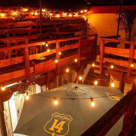 Kamazoztz Hostel And Travel 危地马拉安地瓜 外观 照片