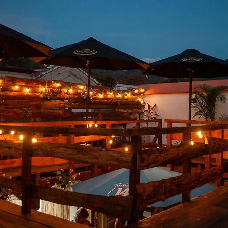 Kamazoztz Hostel And Travel 危地马拉安地瓜 外观 照片