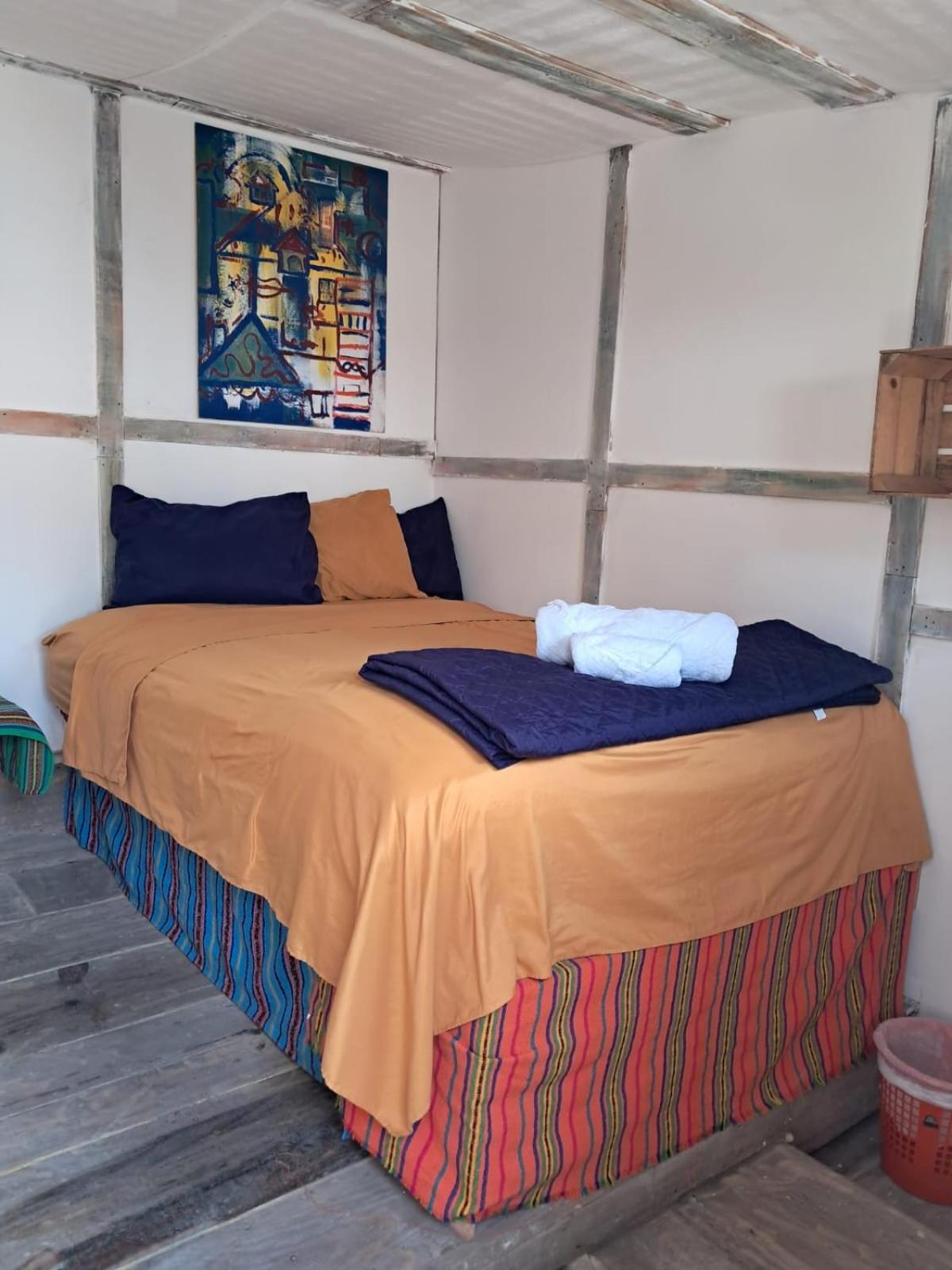 Kamazoztz Hostel And Travel 危地马拉安地瓜 外观 照片