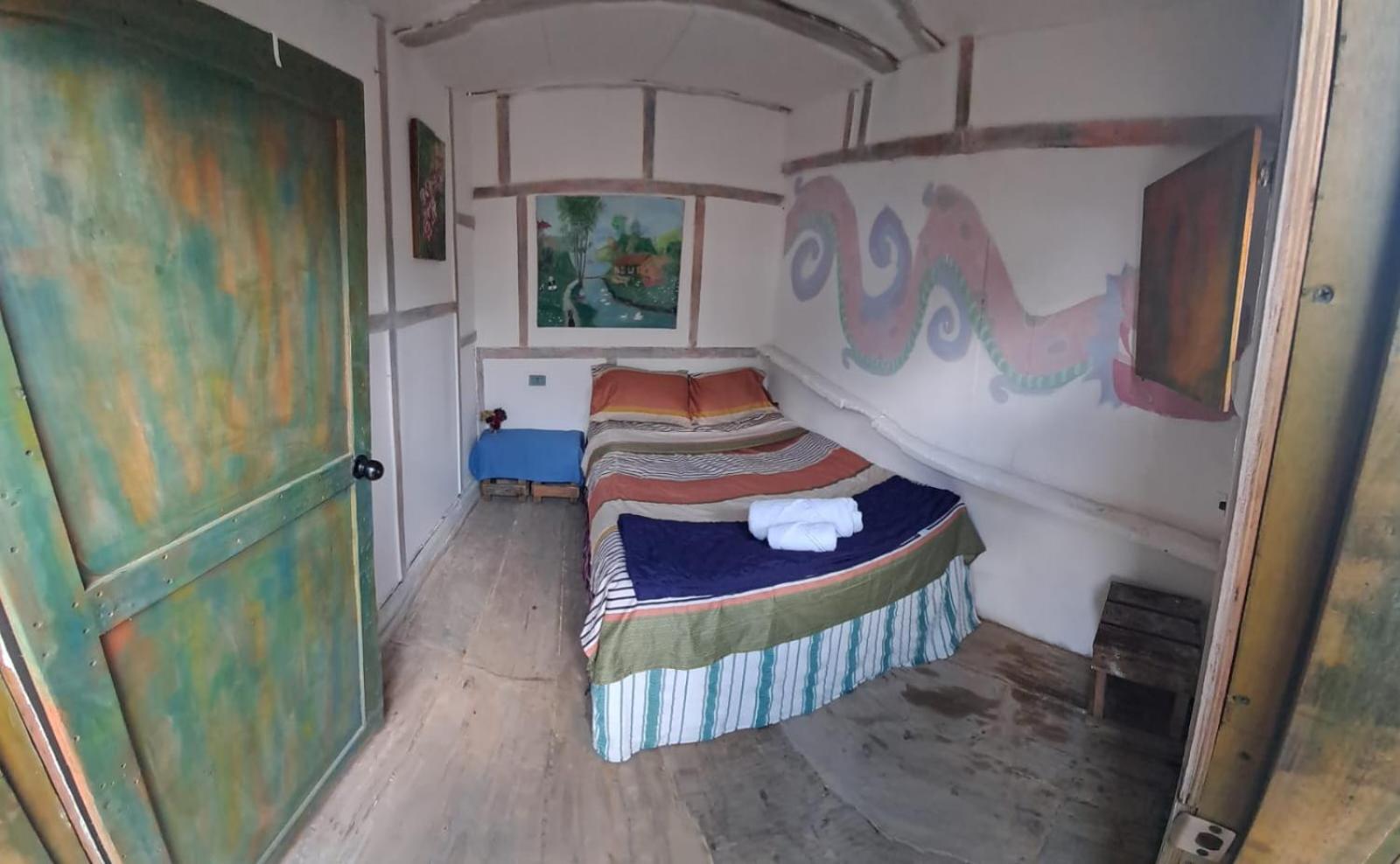 Kamazoztz Hostel And Travel 危地马拉安地瓜 外观 照片